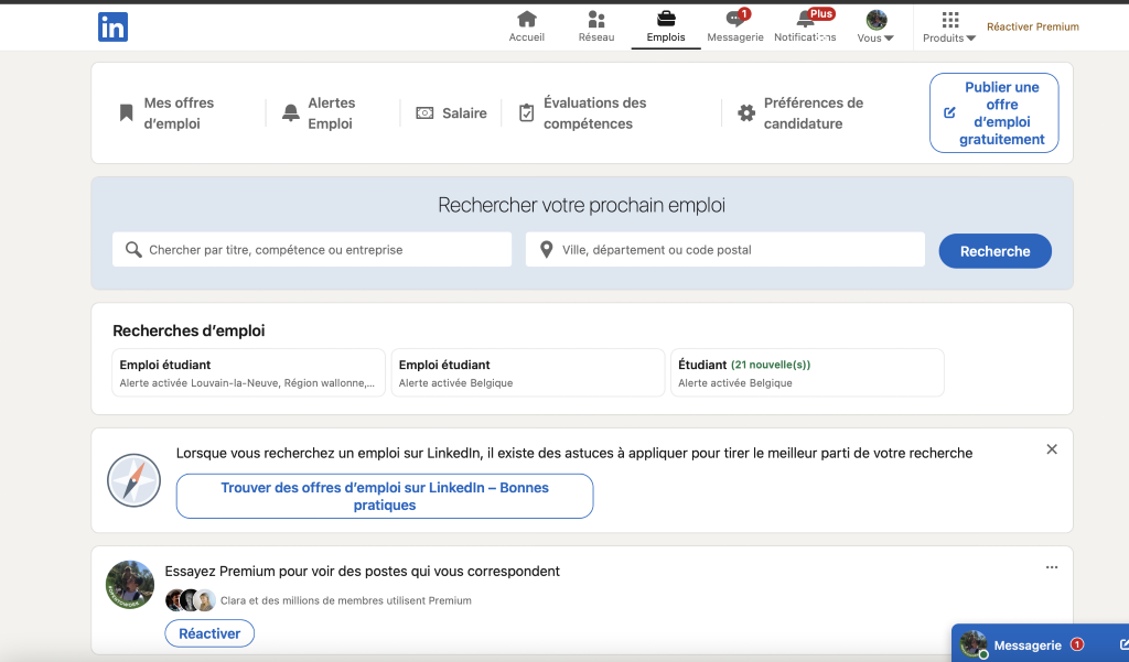 Capture d'écran des recherches d'emploi sur un profil LinkedIn.